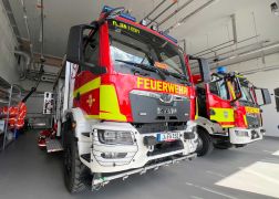 Eingeweiht In Jena Neue Feuer  Und Rettungswache In Zwaetzen 05